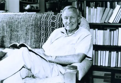 The New Zealand writer Maurice Gee