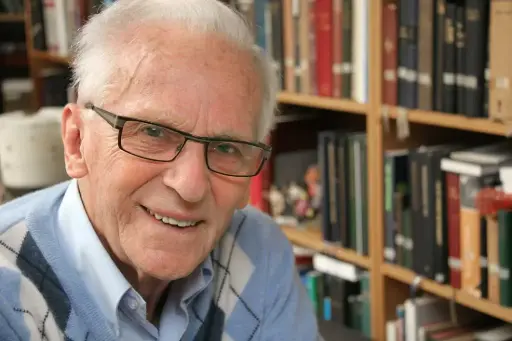 The New Zealand writer Maurice Gee
